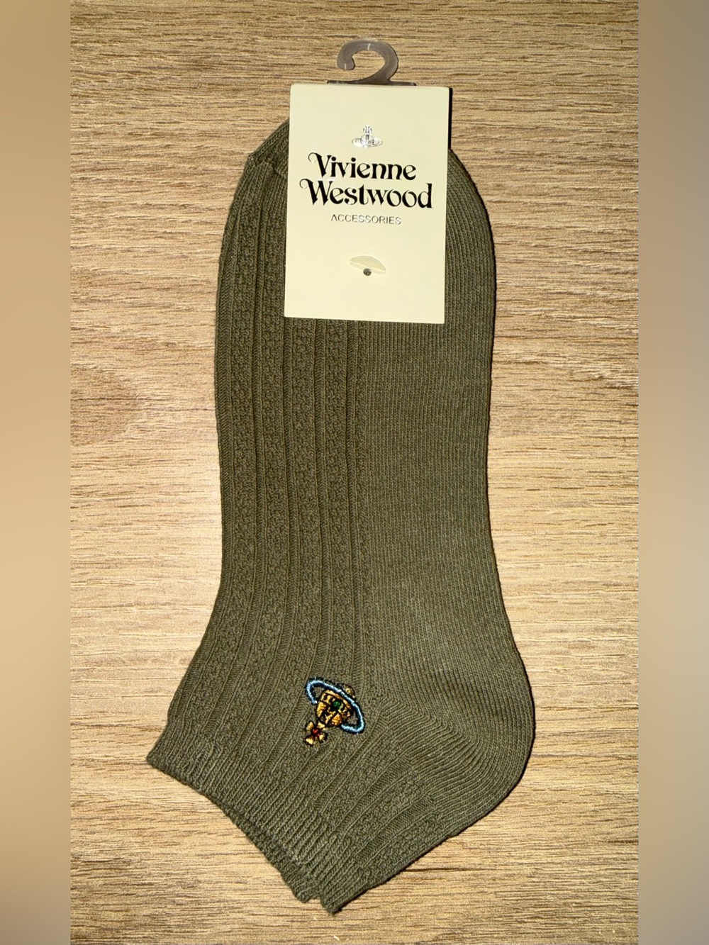 NWT VIVIENNE WESTWOOD Olive Green Ribbed Socks. Size Medium.